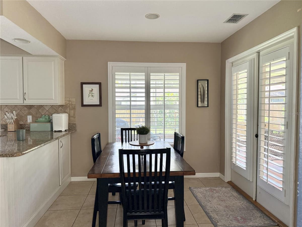 9306 ALANBROOKE ST — photo 10 of 45