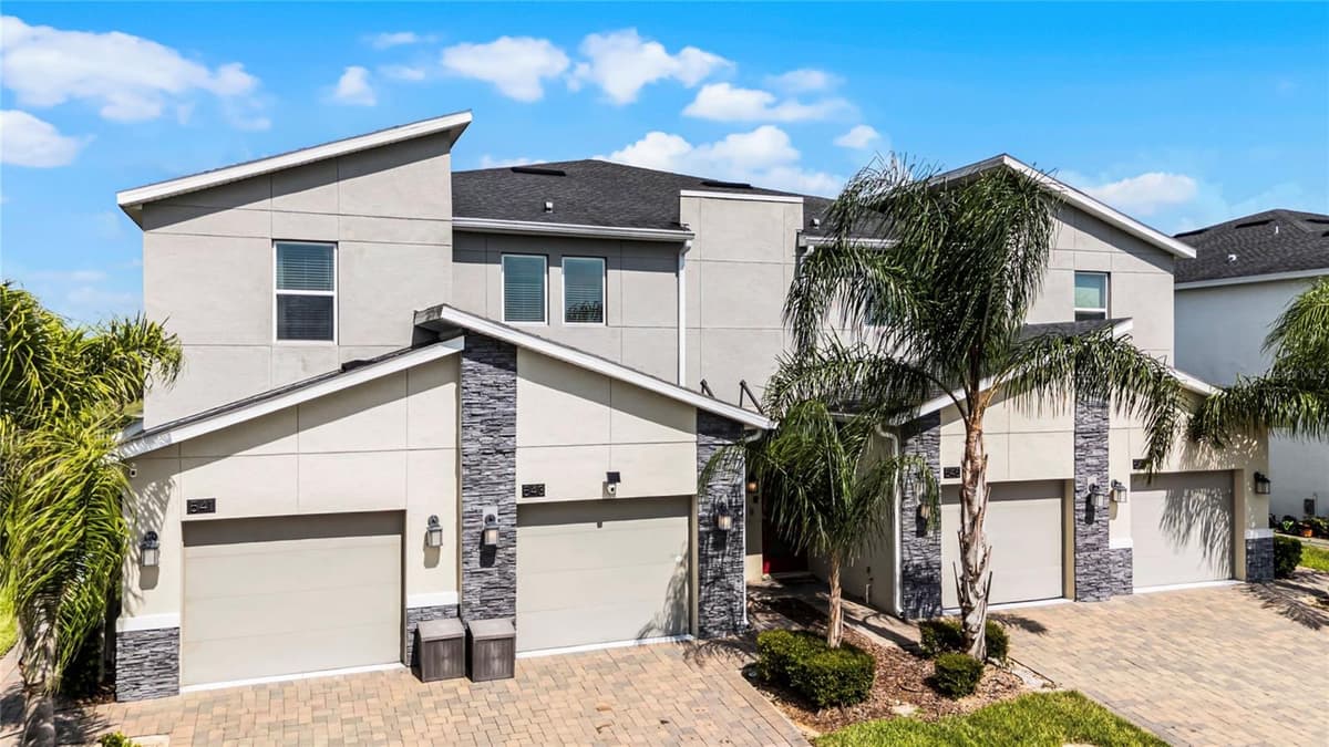 543 OCEAN COURSE AVENUE — photo 1 of 41