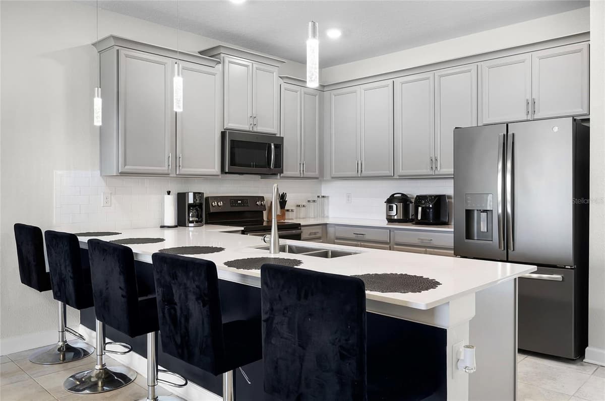 543 OCEAN COURSE AVENUE — photo 8 of 41