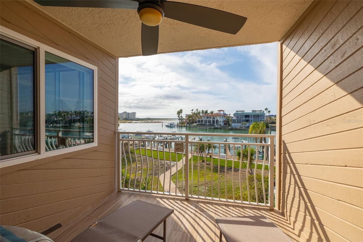 936 PINELLAS BAYWAY — photo 36 of 46