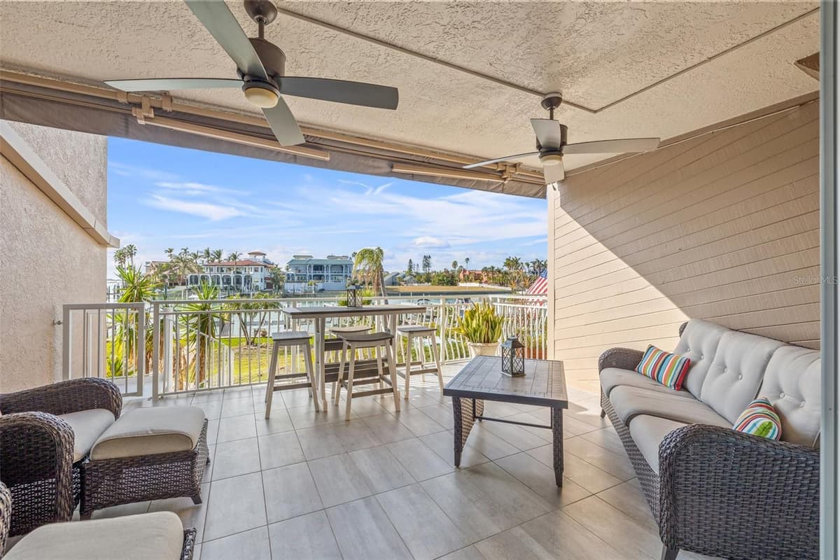 936 PINELLAS BAYWAY — photo 12 of 46