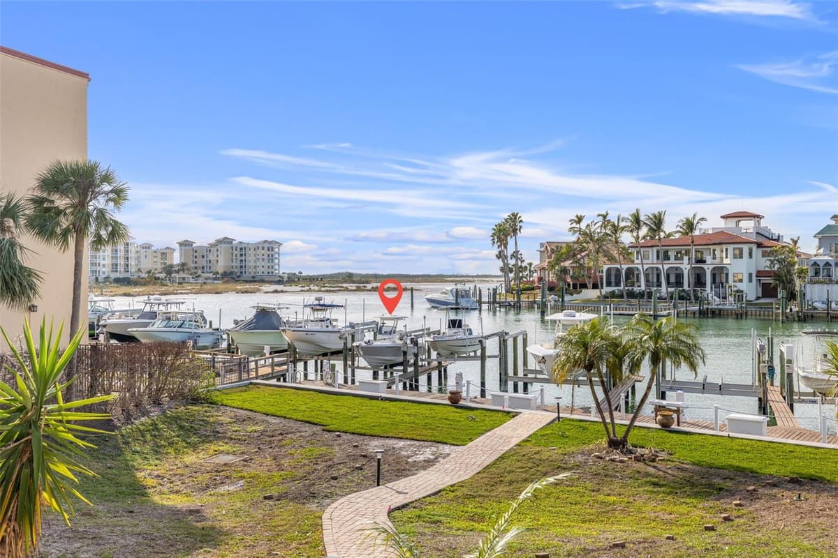 936 PINELLAS BAYWAY — photo 33 of 46