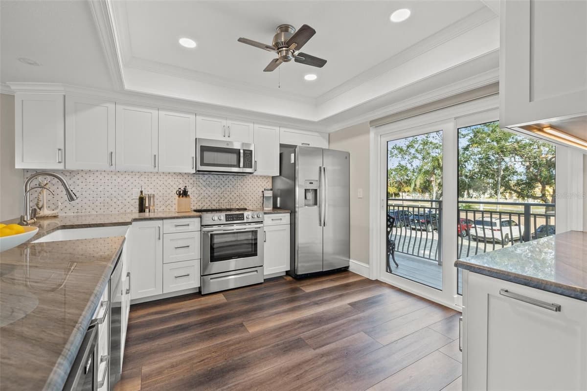 936 PINELLAS BAYWAY — photo 22 of 46