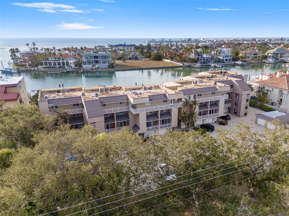 936 PINELLAS BAYWAY — photo 45 of 46