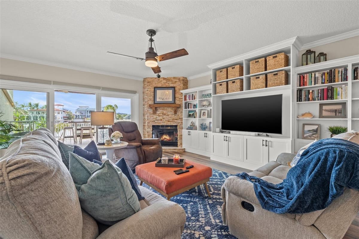 936 PINELLAS BAYWAY — photo 9 of 46