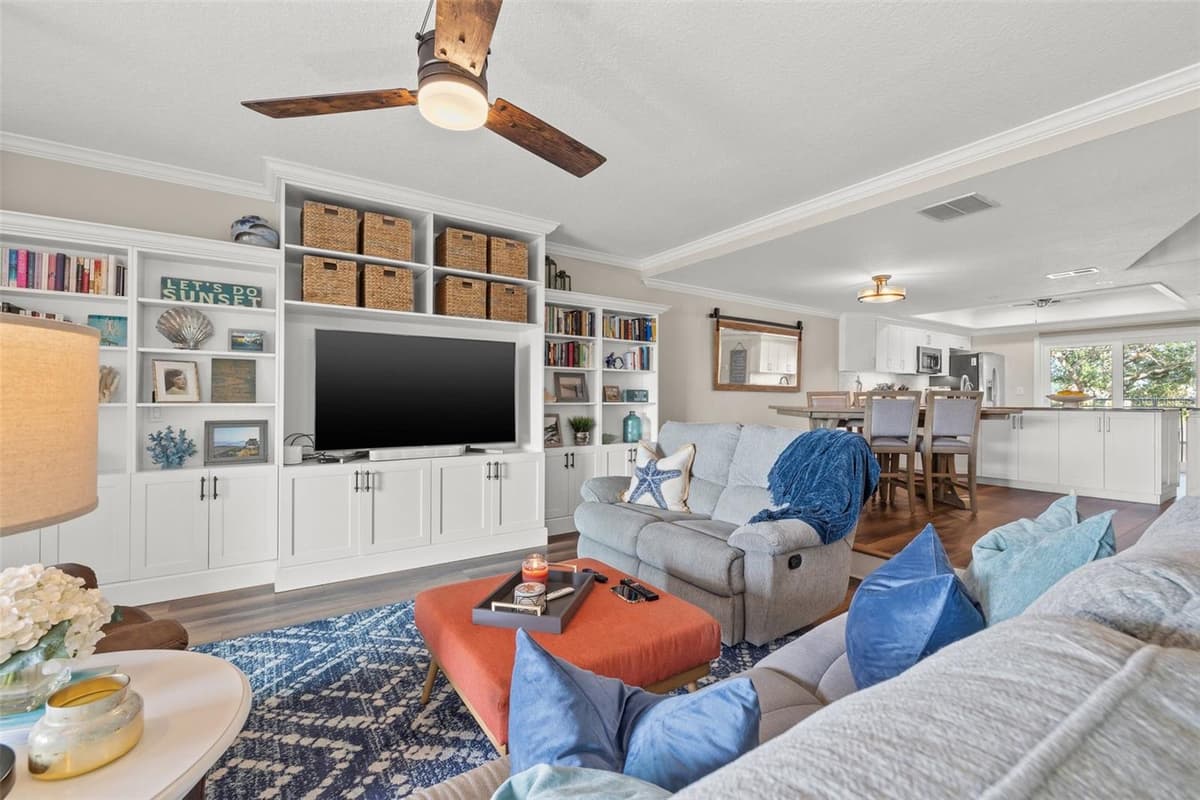 936 PINELLAS BAYWAY — photo 11 of 46