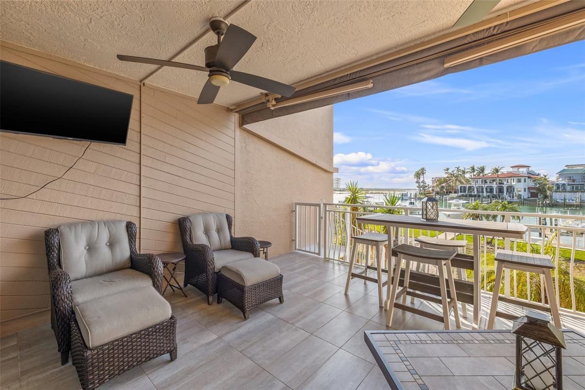 936 PINELLAS BAYWAY — photo 13 of 46