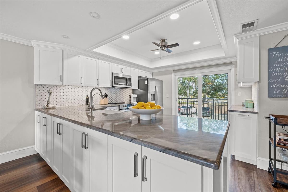 936 PINELLAS BAYWAY — photo 20 of 46