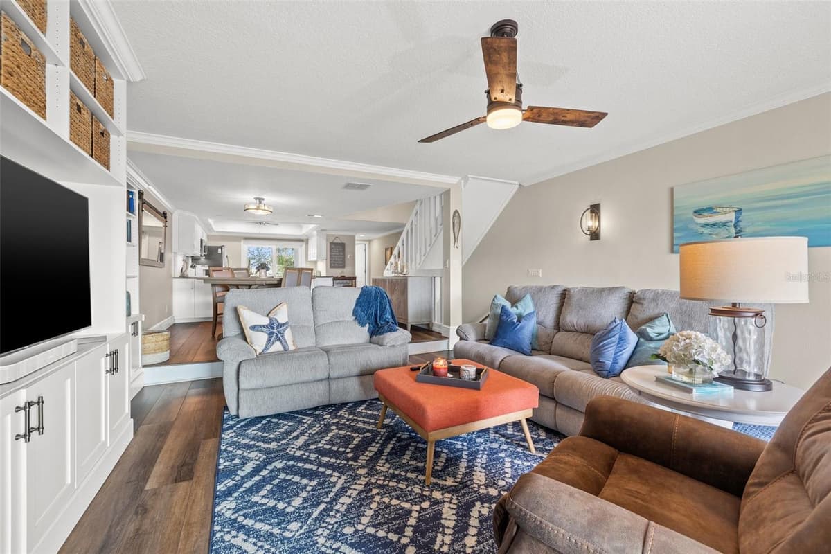 936 PINELLAS BAYWAY — photo 10 of 46