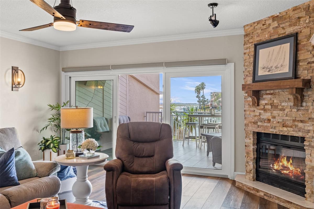 936 PINELLAS BAYWAY — photo 8 of 46