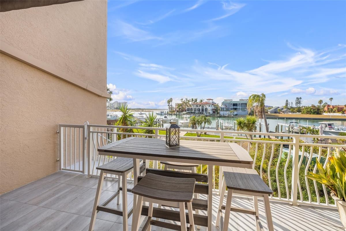 936 PINELLAS BAYWAY — photo 14 of 46