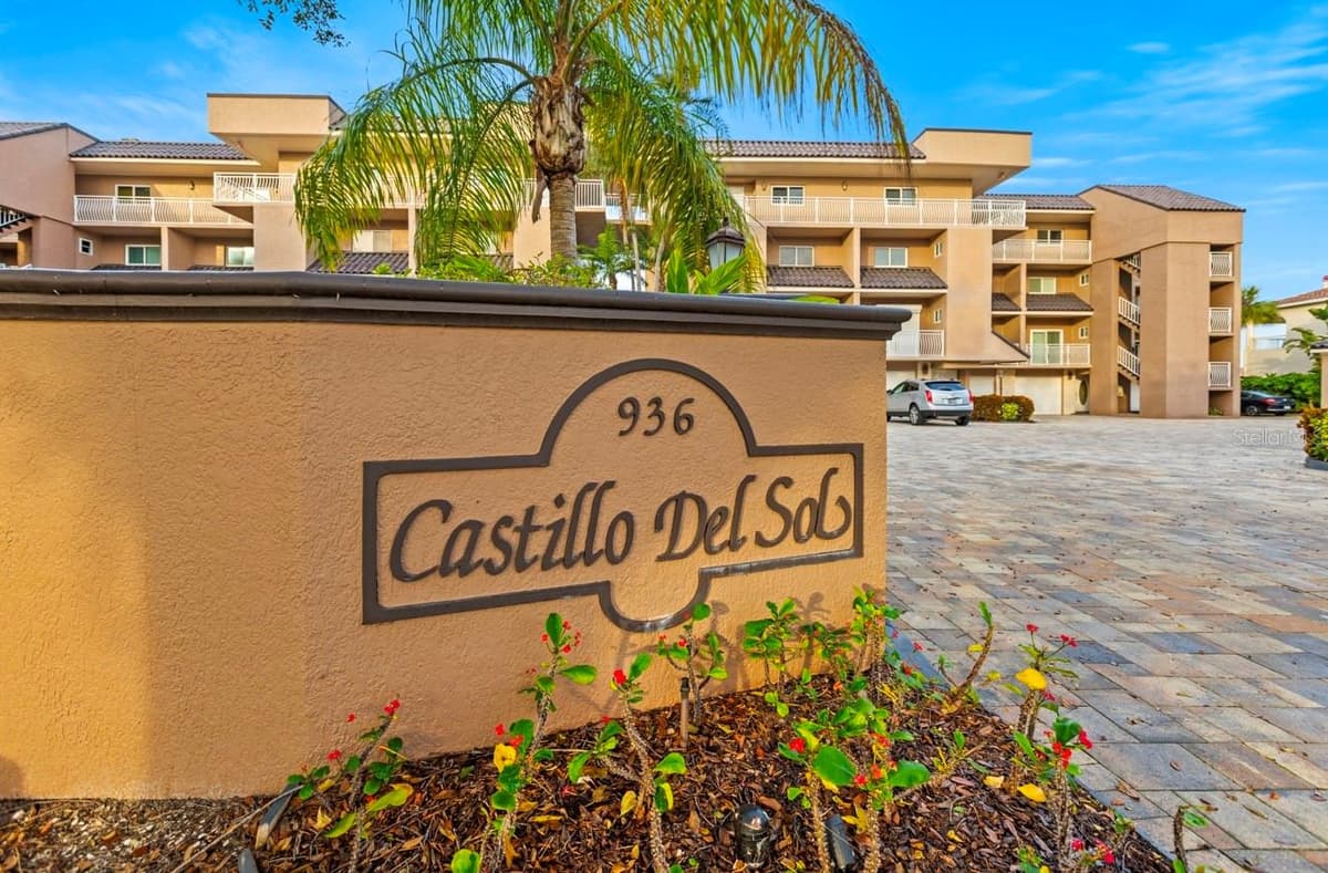 936 PINELLAS BAYWAY — photo 4 of 46