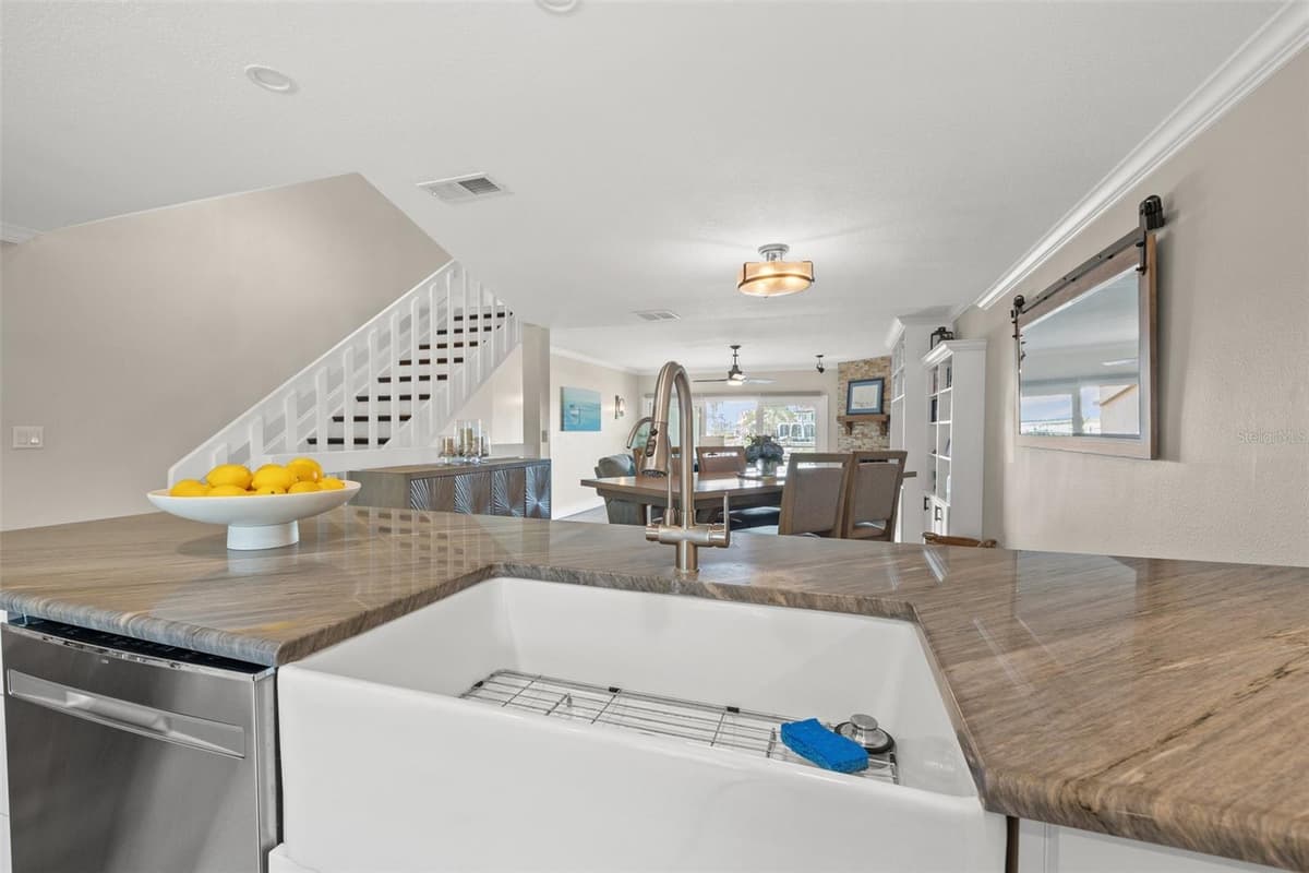936 PINELLAS BAYWAY — photo 26 of 46