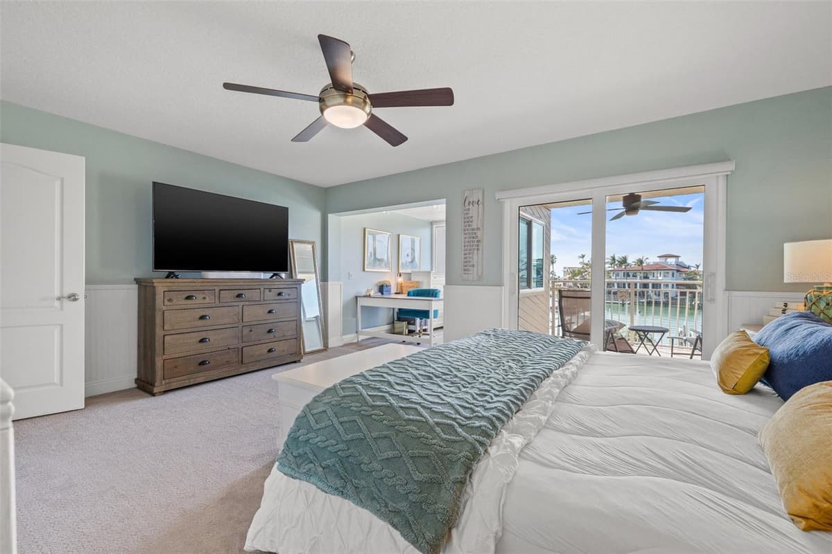 936 PINELLAS BAYWAY — photo 31 of 46