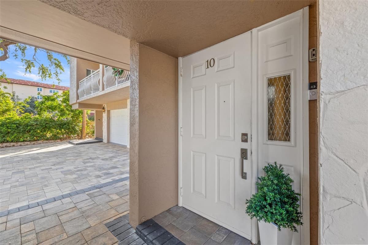 936 PINELLAS BAYWAY — photo 5 of 46