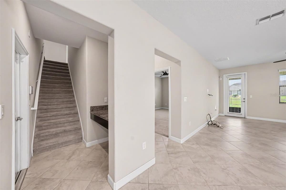 10032 SAGE CREEK DRIVE — photo 15 of 56