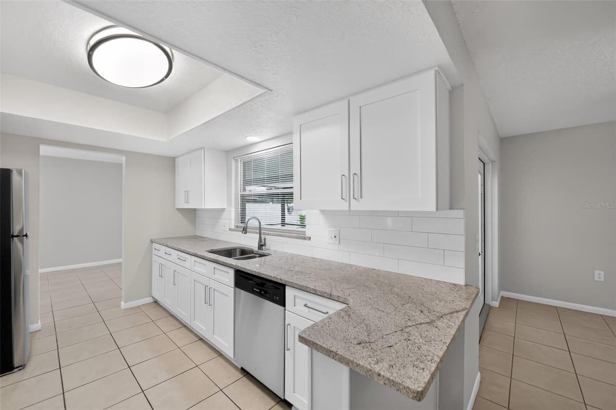 1803 BALSAWOOD COURT — photo 6 of 33