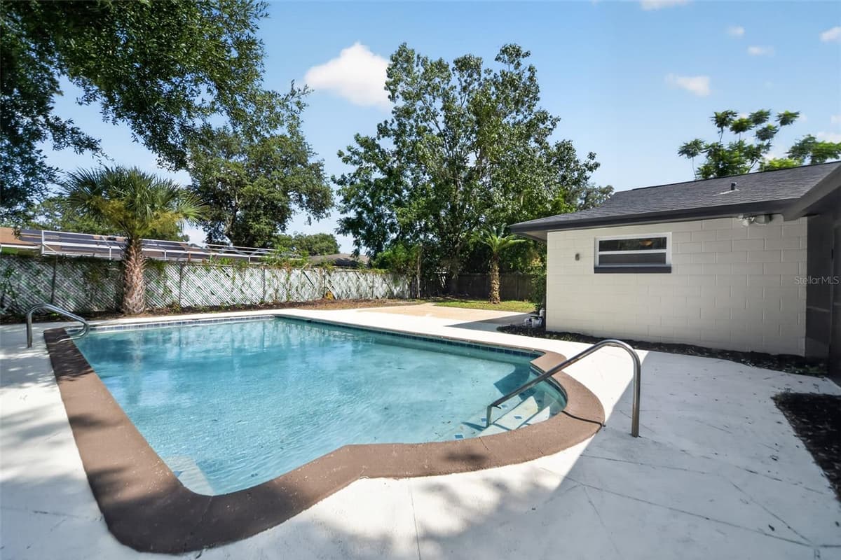 1803 BALSAWOOD COURT — photo 2 of 33