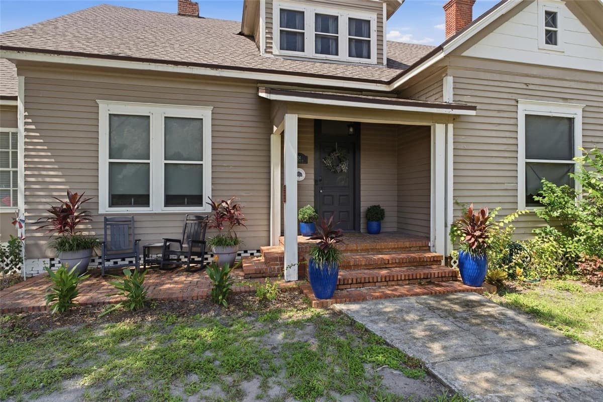 524 MAGNOLIA STREET — photo 3 of 52