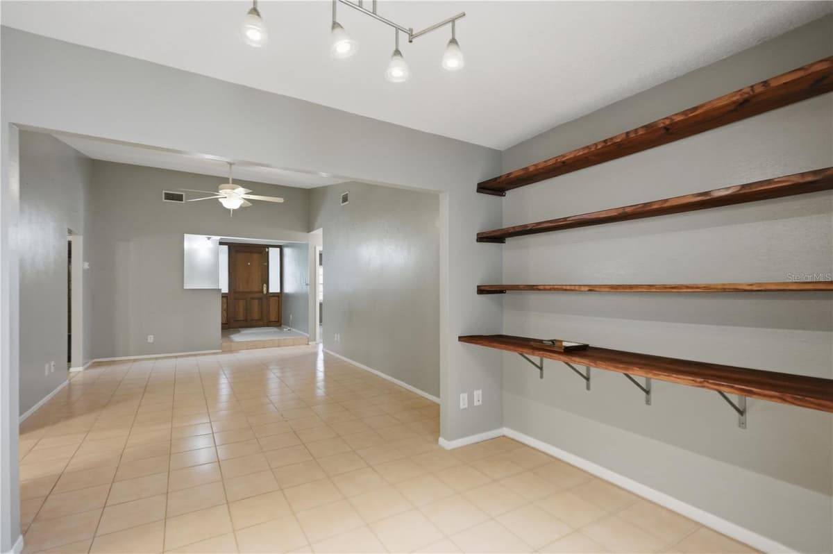 1891 SETON COURT — photo 14 of 39