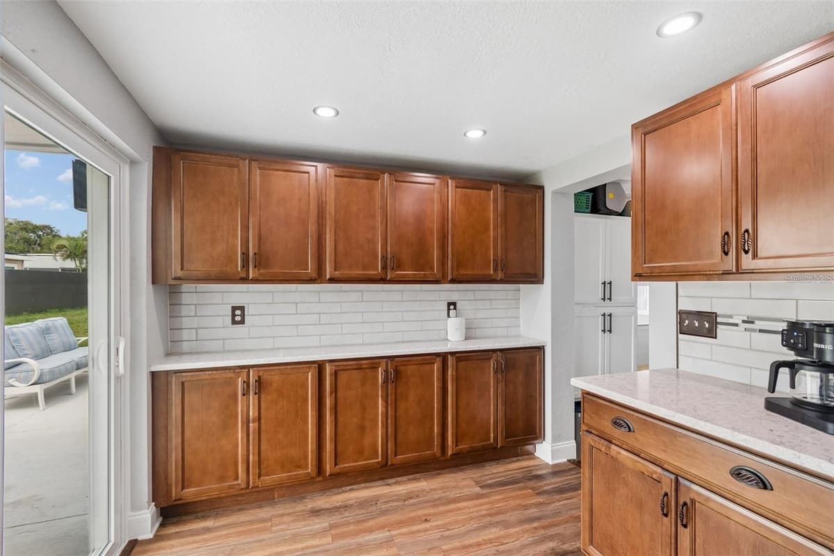 4306 NEWBURY DRIVE — photo 11 of 45