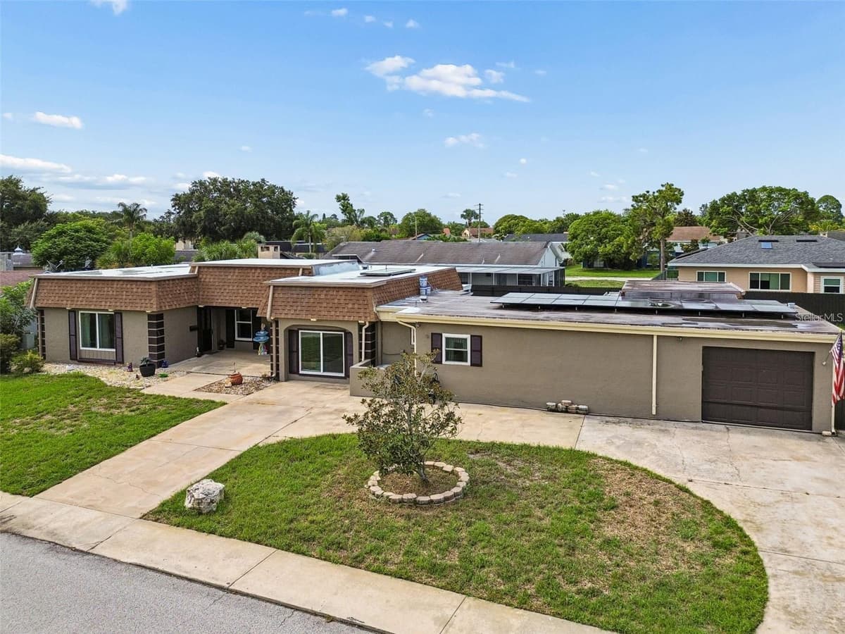 4306 NEWBURY DRIVE — photo 3 of 45