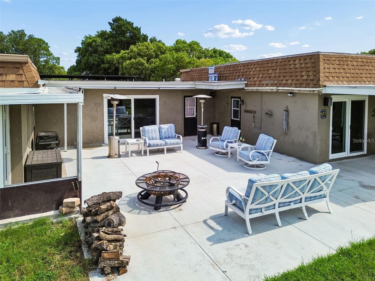 4306 NEWBURY DRIVE — photo 38 of 45