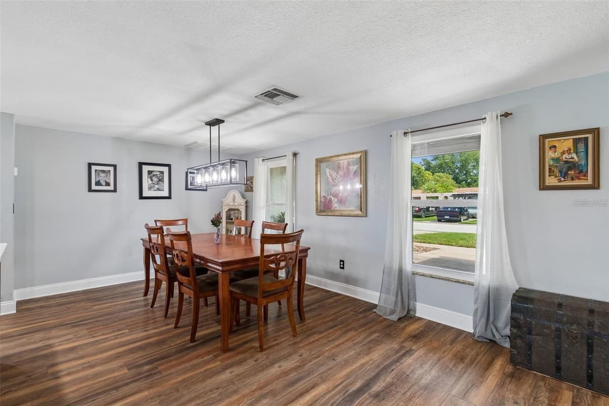 4306 NEWBURY DRIVE — photo 17 of 45