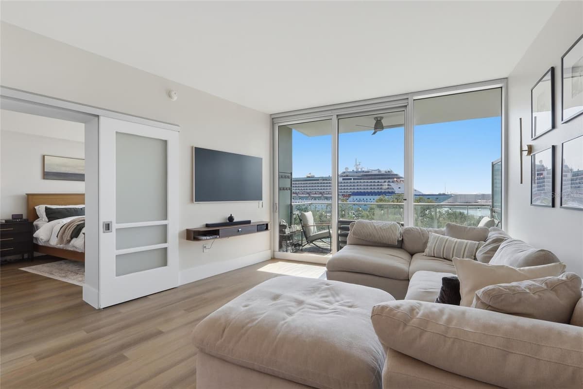912 CHANNELSIDE DRIVE — photo 7 of 31
