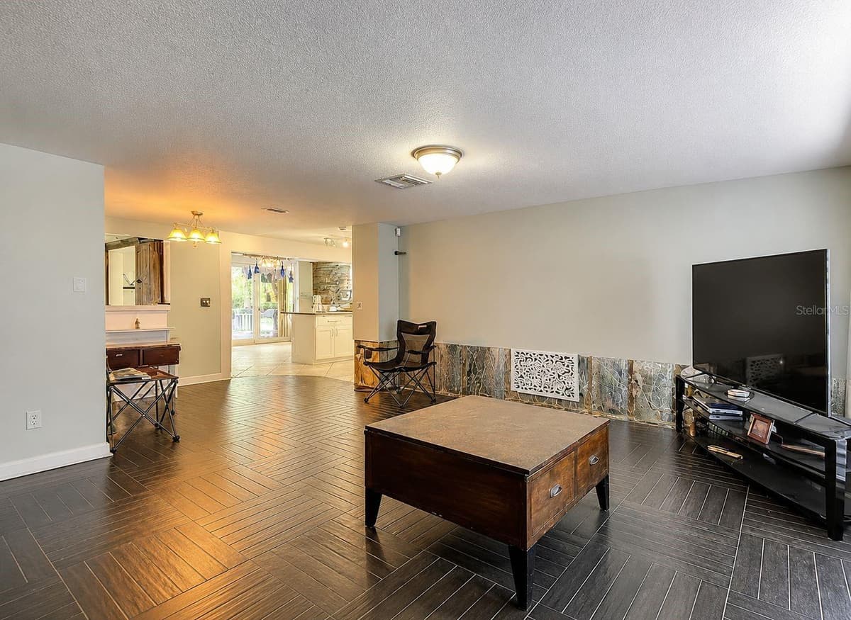 5016 MARLIN DRIVE — photo 10 of 20