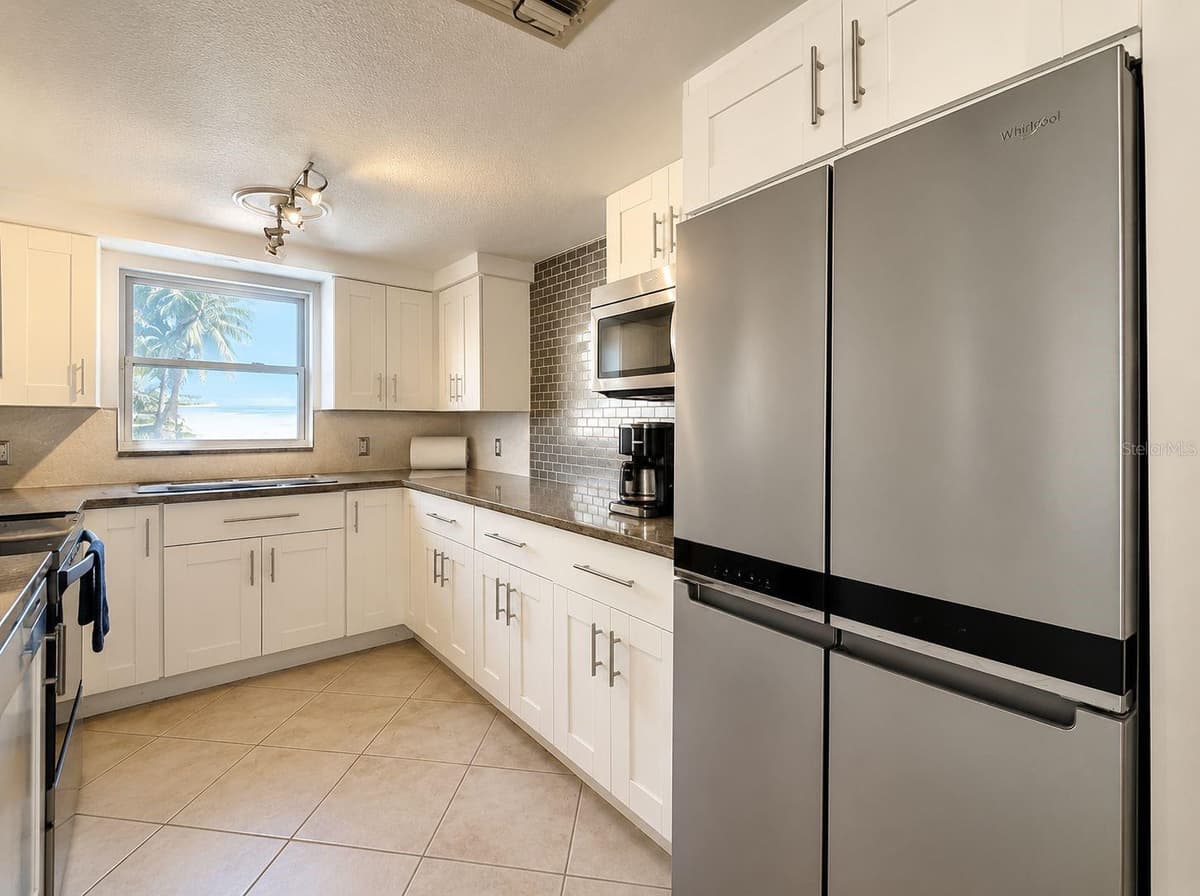 5016 MARLIN DRIVE — photo 9 of 20