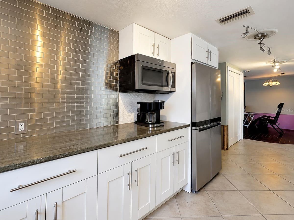 5016 MARLIN DRIVE — photo 8 of 20