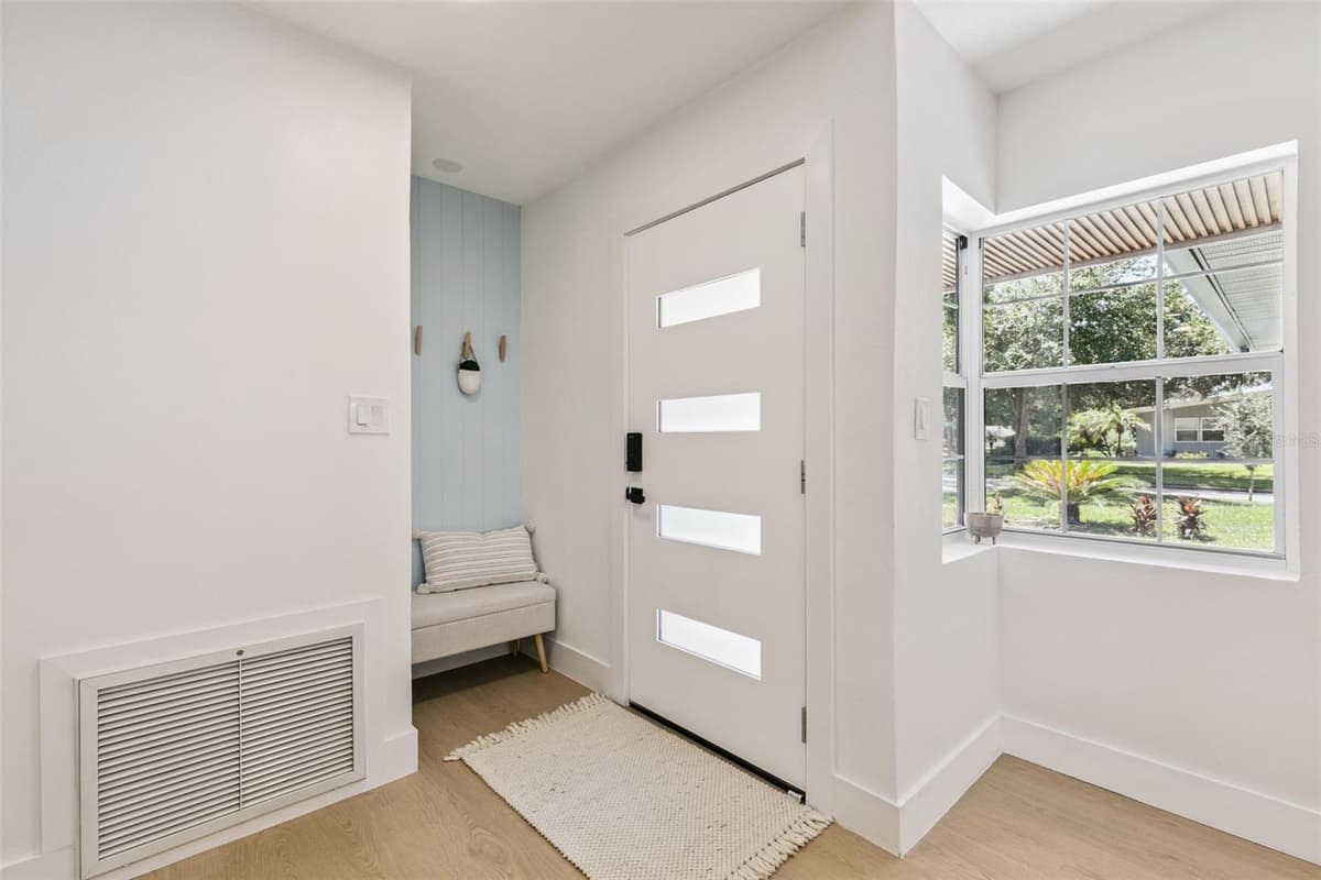 2833 PRINCE JOHN ROAD — photo 4 of 31