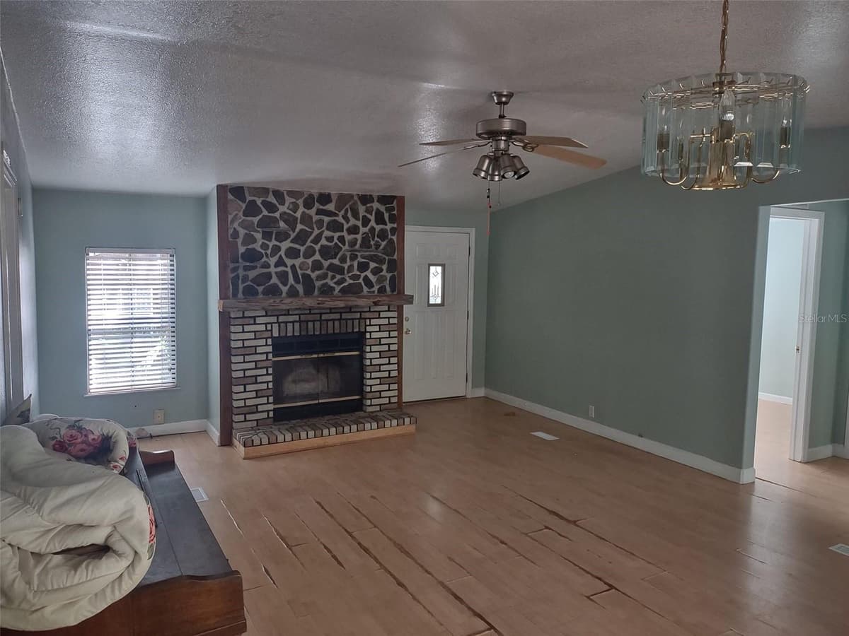 56508 BLUE CREEK ROAD — photo 7 of 48