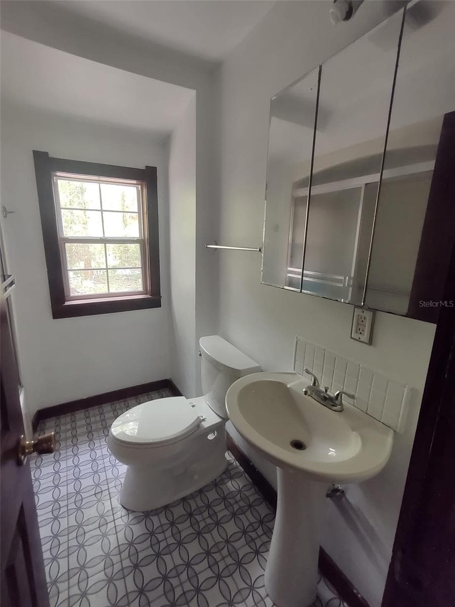 56508 BLUE CREEK ROAD — photo 44 of 48