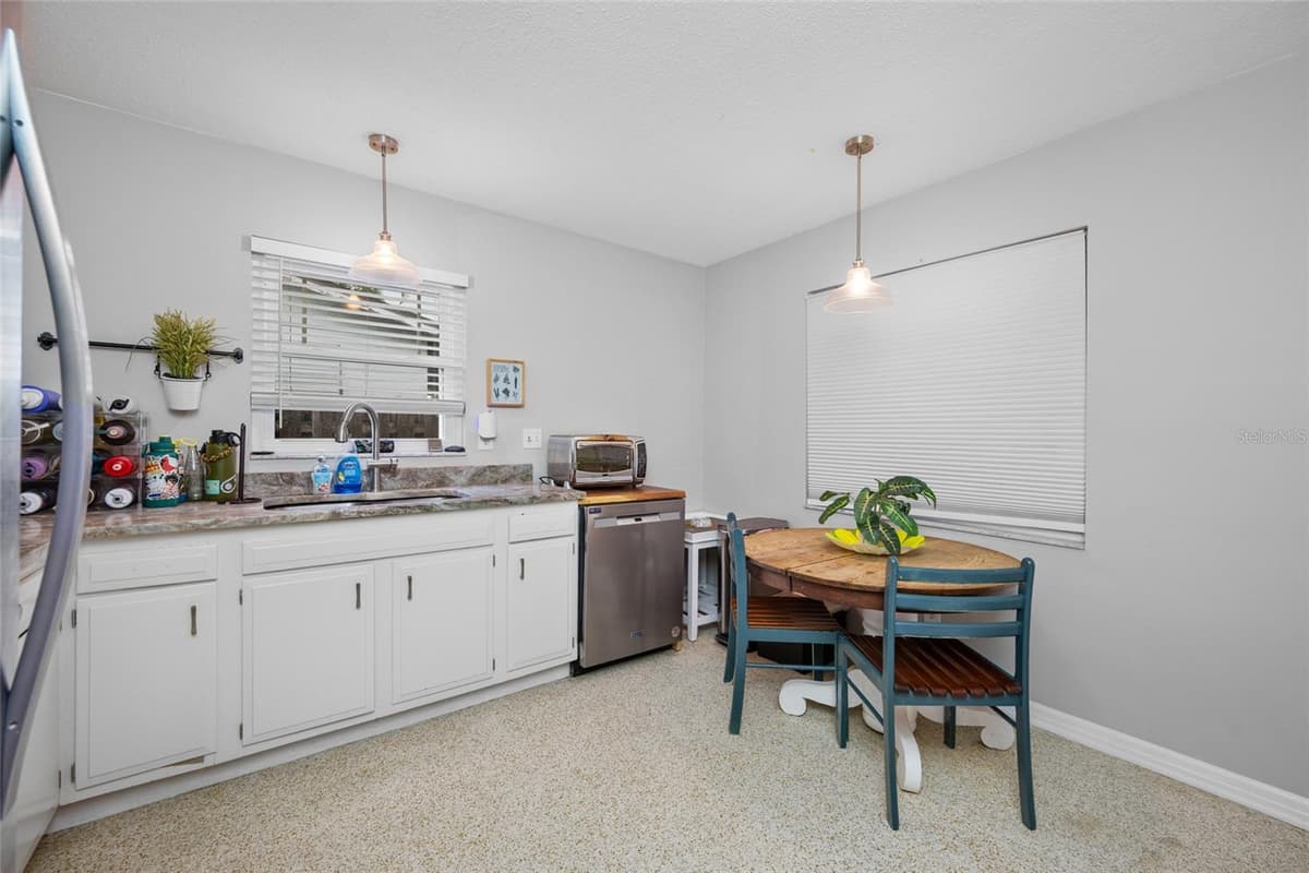 3935 11TH AVENUE — photo 8 of 42
