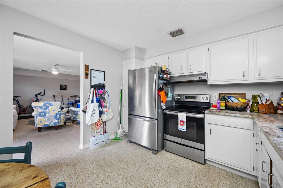 3935 11TH AVENUE — photo 9 of 42