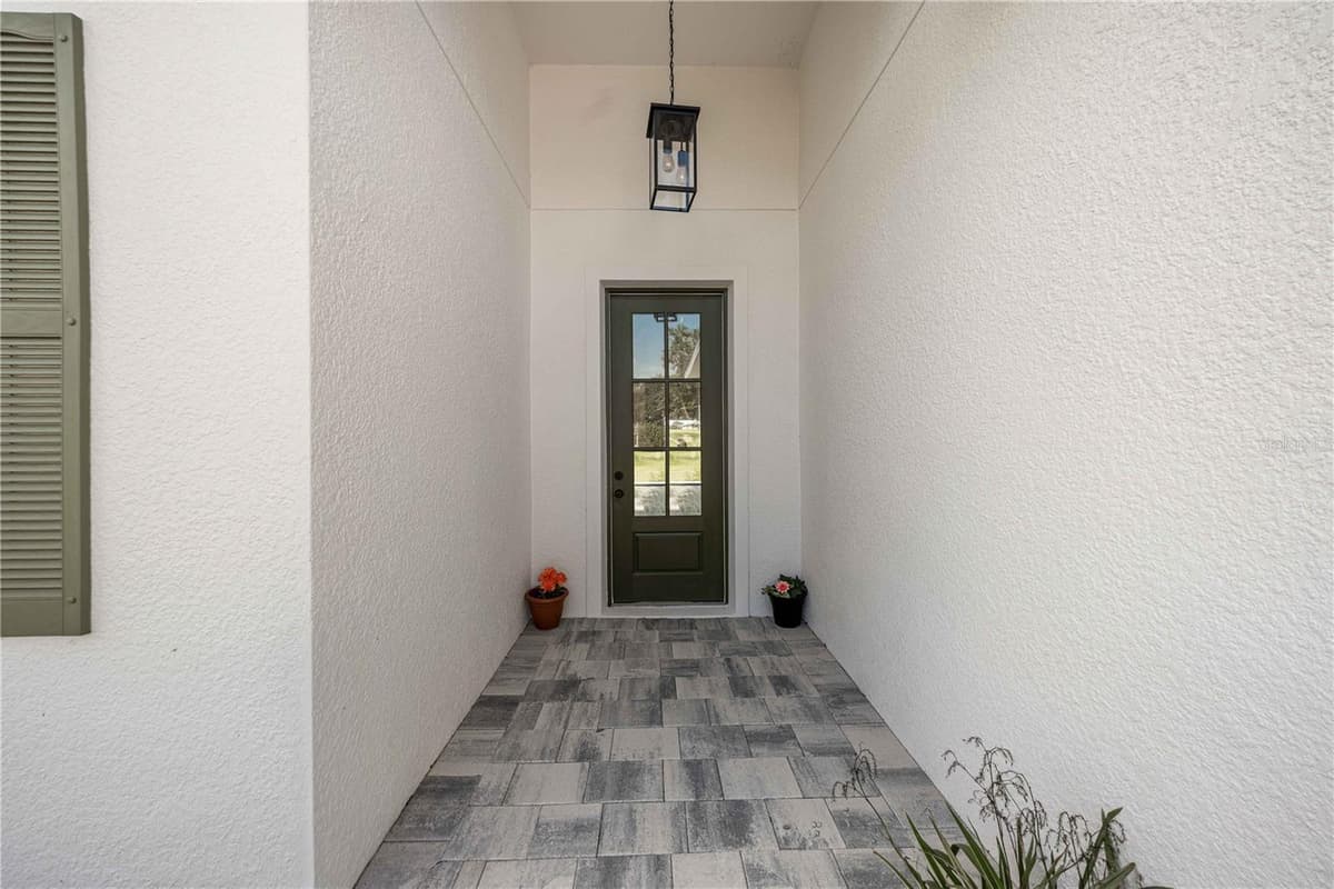 4816 CRESTLINE DRIVE — photo 4 of 60