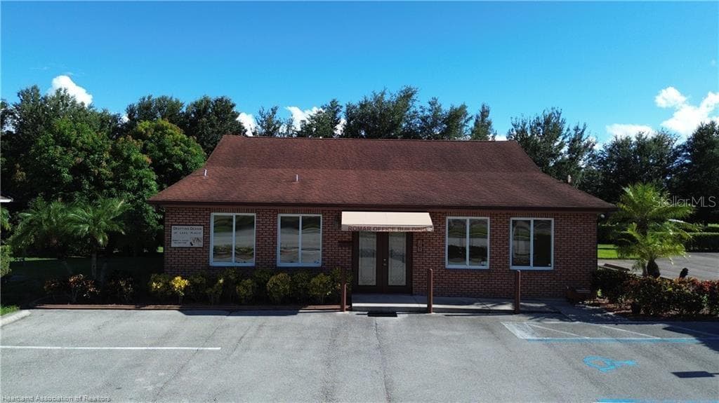 308 DAL HALL BOULEVARD — photo 1 of 15
