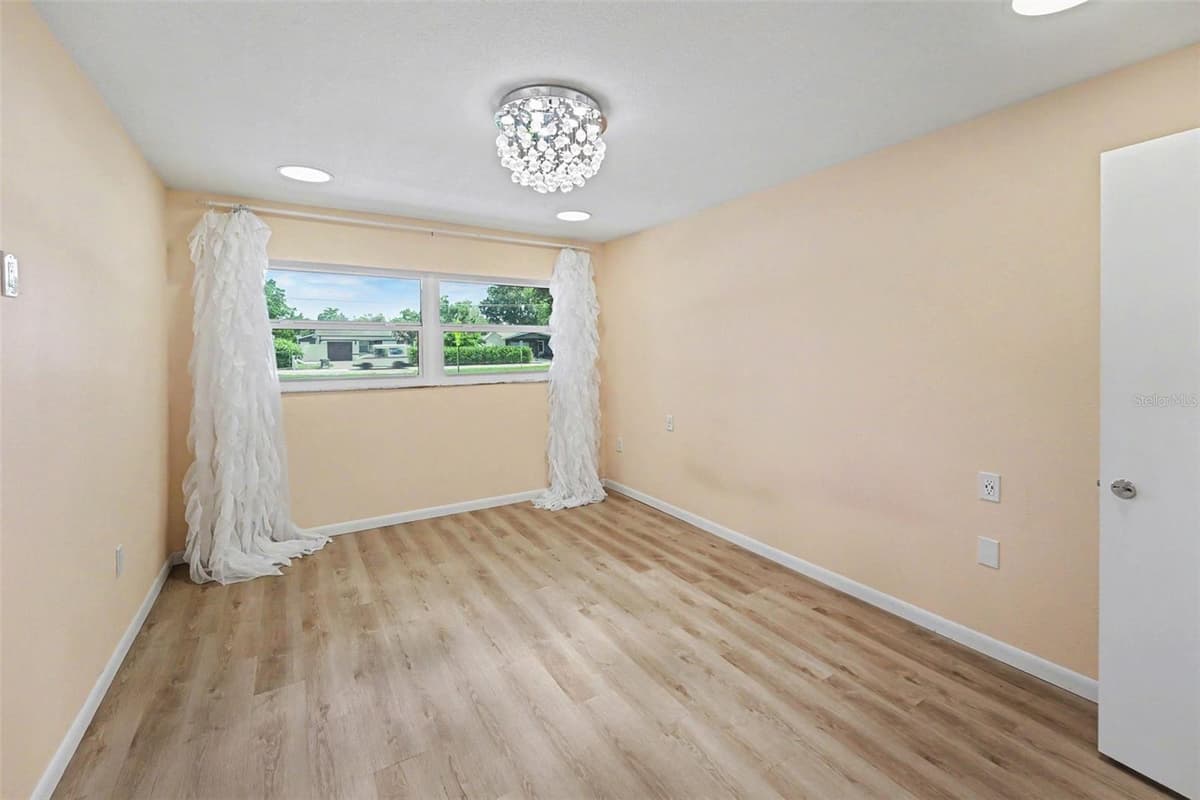 5870 38TH AVENUE — photo 7 of 14