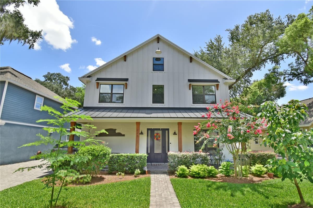215 HIGHLAND AVENUE — photo 1 of 52