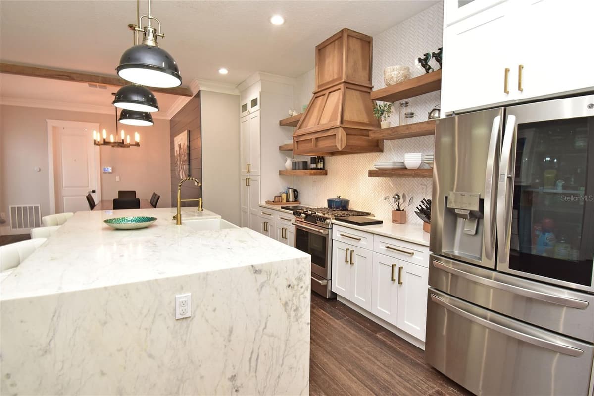 215 HIGHLAND AVENUE — photo 13 of 52