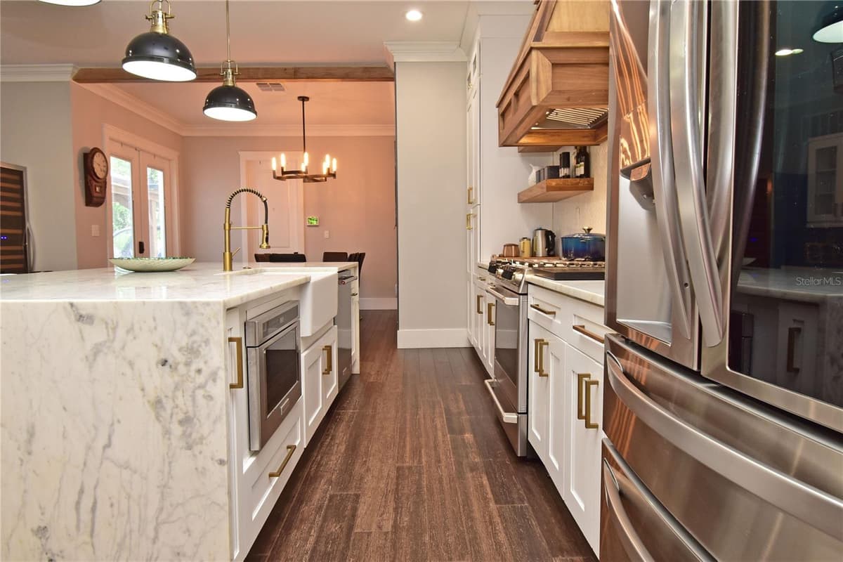 215 HIGHLAND AVENUE — photo 12 of 52