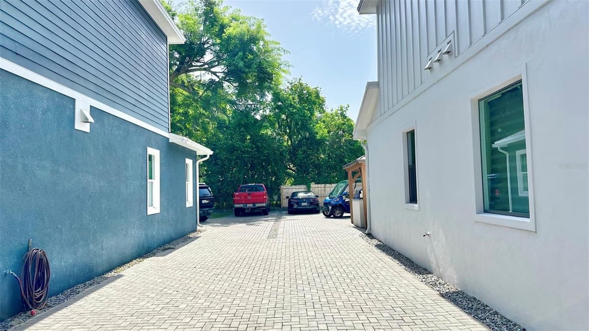 215 HIGHLAND AVENUE — photo 38 of 52