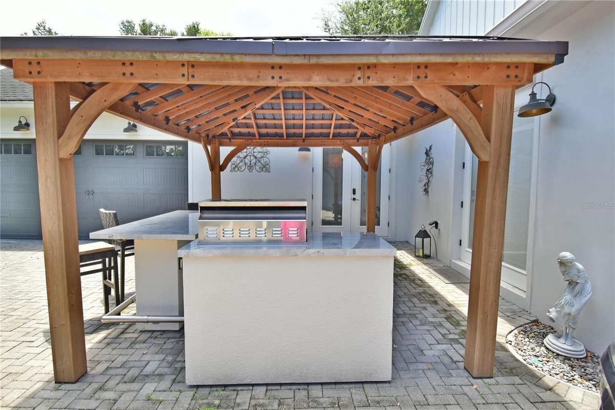 215 HIGHLAND AVENUE — photo 19 of 52