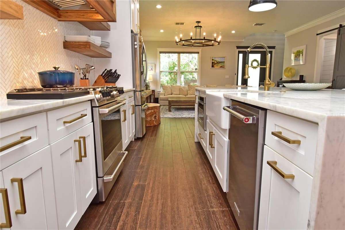 215 HIGHLAND AVENUE — photo 11 of 52