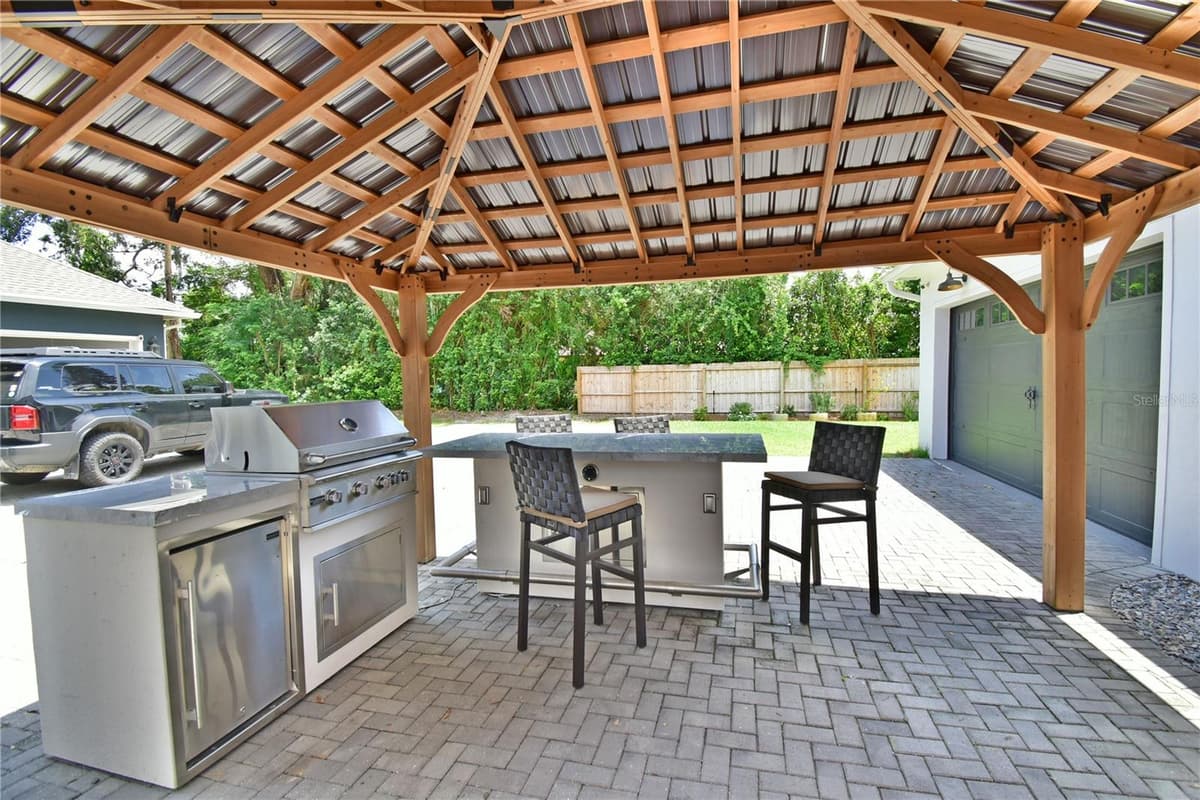 215 HIGHLAND AVENUE — photo 17 of 52