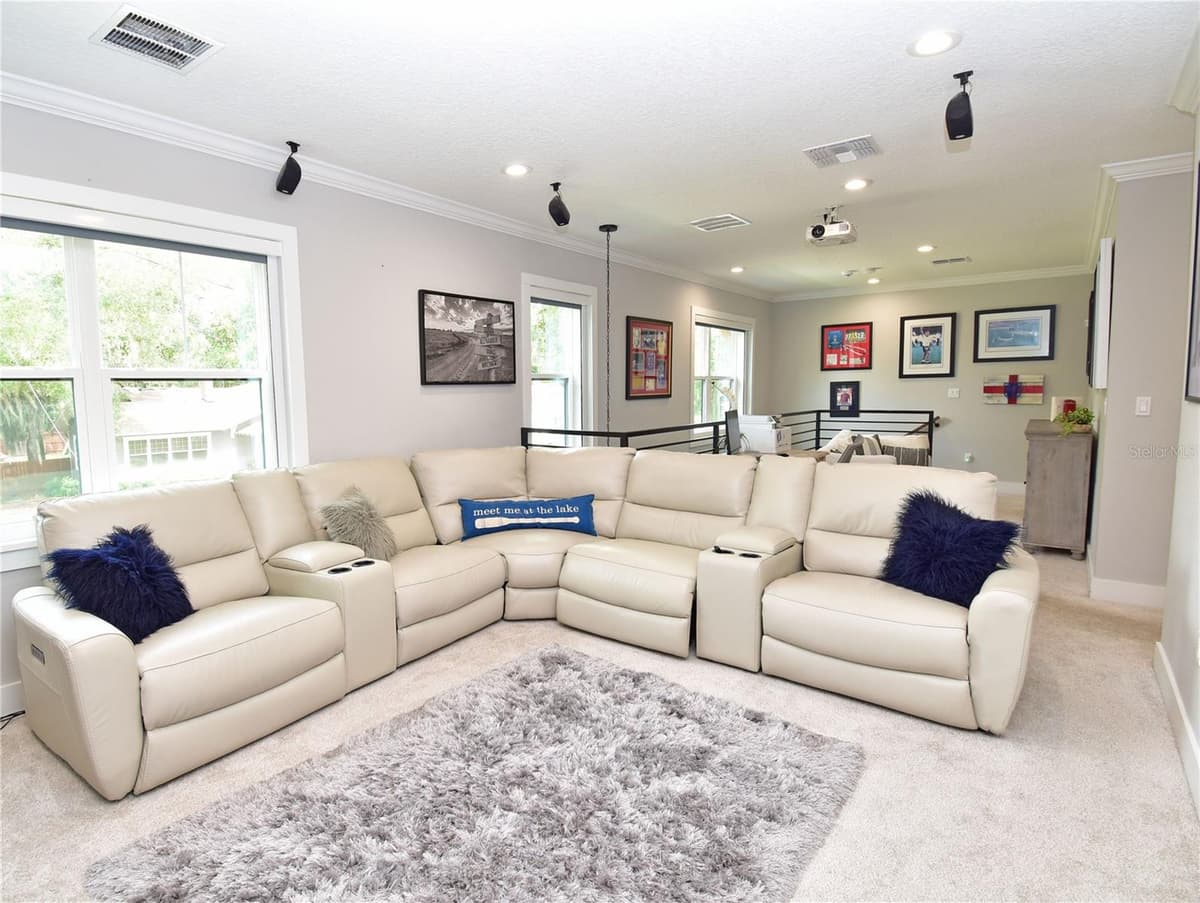 215 HIGHLAND AVENUE — photo 7 of 52