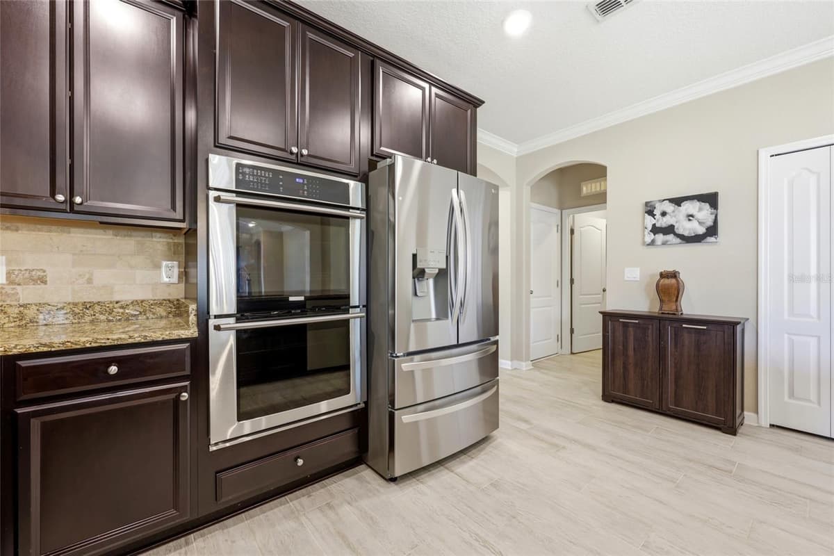 2408 LAS CALINAS BOULEVARD — photo 11 of 64
