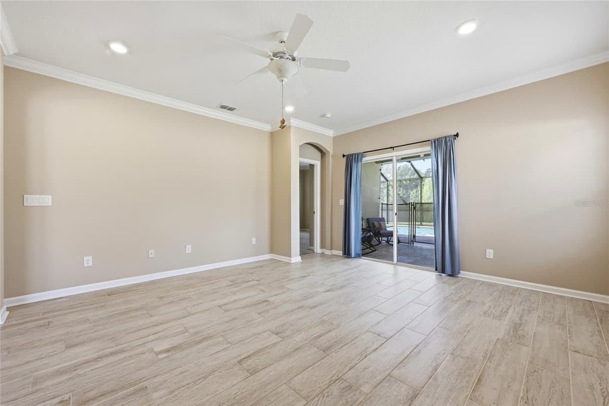 2408 LAS CALINAS BOULEVARD — photo 14 of 64